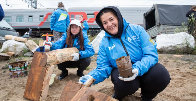 Company divisions use waste recycling technologies to reduce the negative environmental impact of railway industry-specific waste.